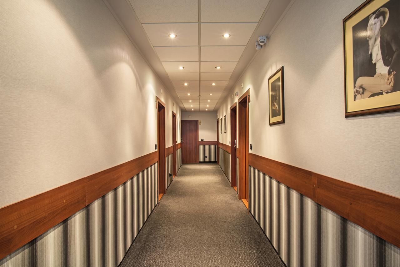 Uniqato Hotel Sztara Zagora Kültér fotó